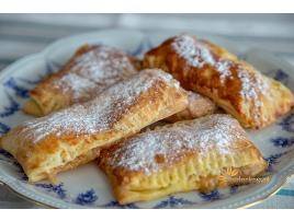 Jablkové taštičky à la McDonald´s z domáceho kysnutého lístkového cesta a croisanty