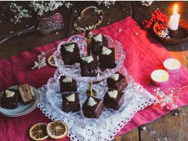 Bezlepkové medové kocky s marcipánom